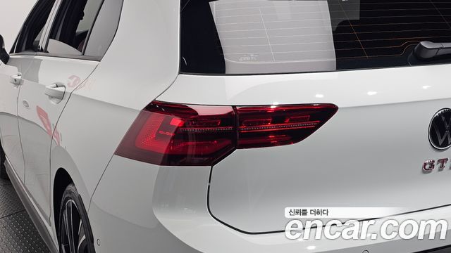 Volkswagen Golf 2024 — photo 9