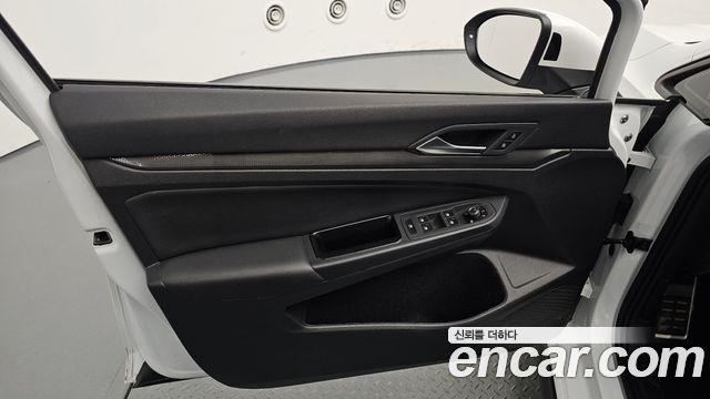 Volkswagen Golf 2024 — photo 14