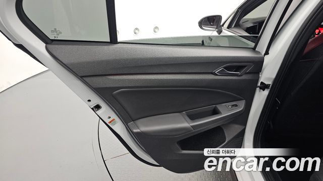 Volkswagen Golf 2024 — photo 15
