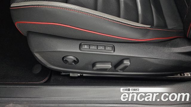 Volkswagen Golf 2024 — photo 29