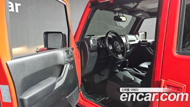 Jeep Wrangler 2017 — photo 10