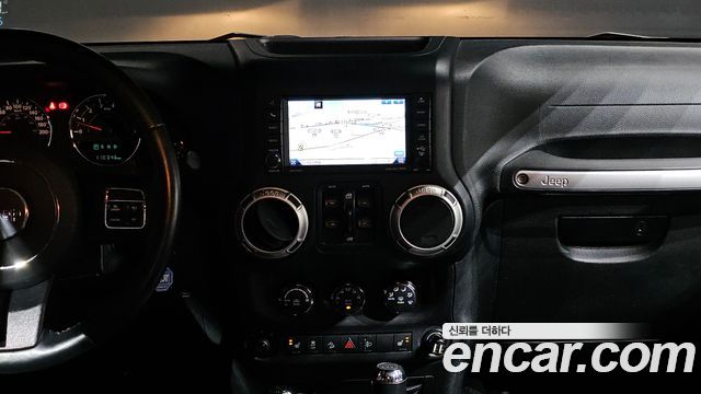 Jeep Wrangler 2017 — photo 13