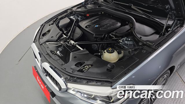 BMW 5-Series 2017 — photo 6
