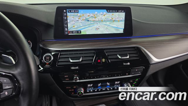 BMW 5-Series 2017 — photo 14