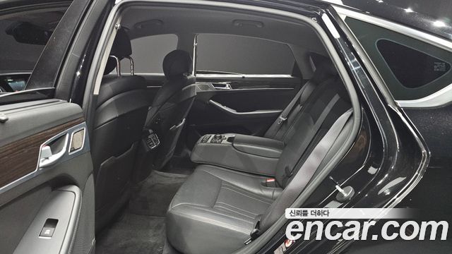 Genesis G80 2017 — photo 12