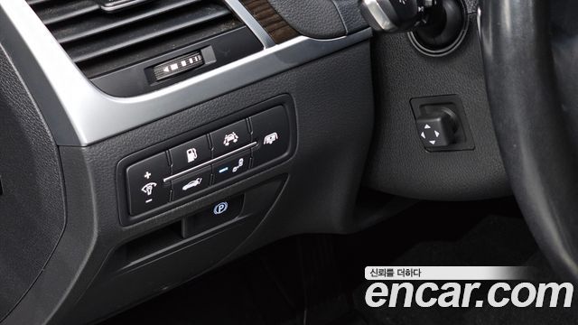 Genesis G80 2017 — photo 14
