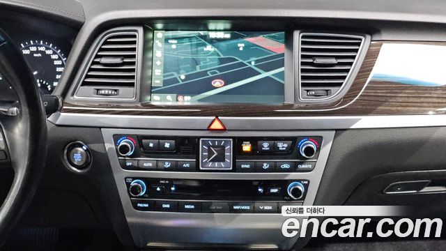 Genesis G80 2017 — photo 15