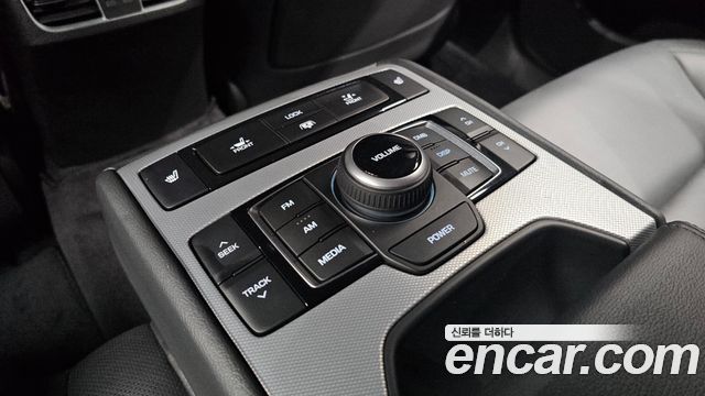Genesis G80 2017 — photo 19