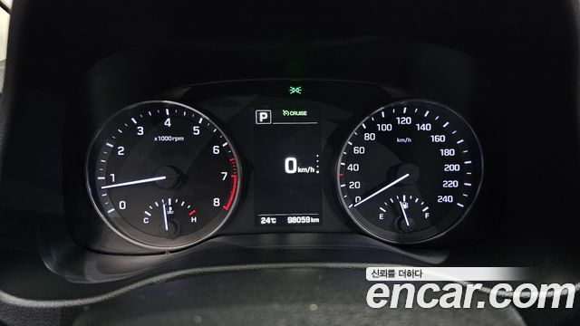 Hyundai AVANTE 2016 — photo 11