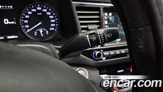 Hyundai AVANTE 2016 — photo 24
