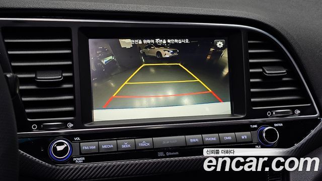 Hyundai AVANTE 2016 — photo 26