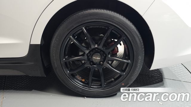 Hyundai AVANTE 2016 — photo 7