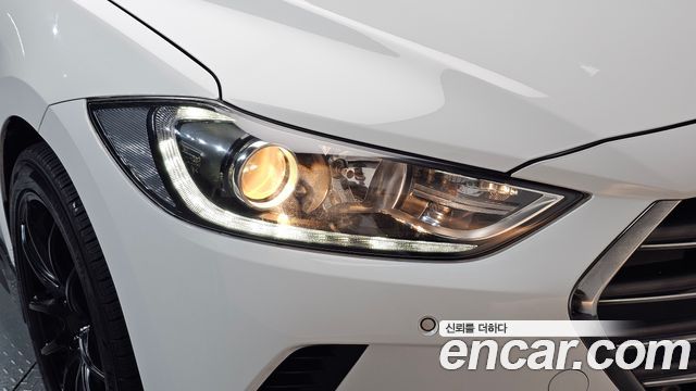 Hyundai AVANTE 2016 — photo 8