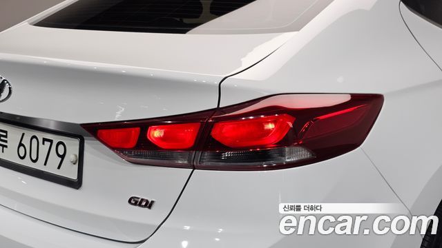Hyundai AVANTE 2016 — photo 9
