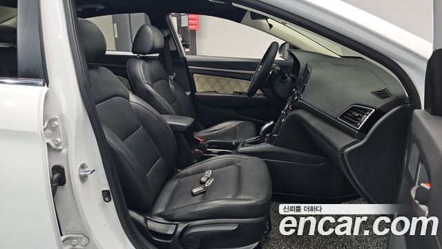 Hyundai AVANTE 2016 — photo 16