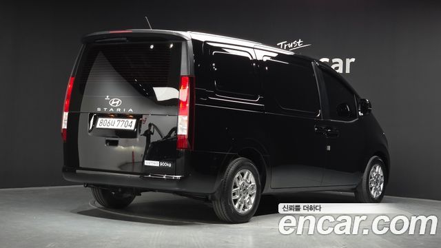 Hyundai Staria 2025 — photo 2