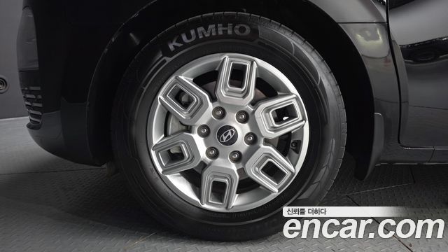 Hyundai Staria 2025 — photo 5