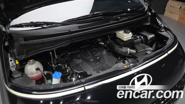 Hyundai Staria 2025 — photo 6