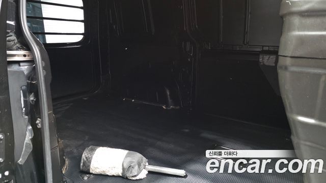 Hyundai Staria 2025 — photo 18