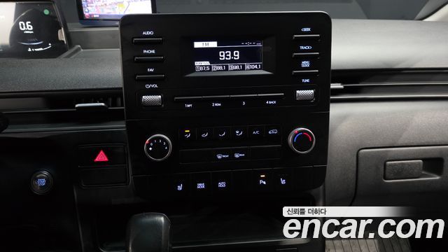 Hyundai Staria 2025 — photo 20