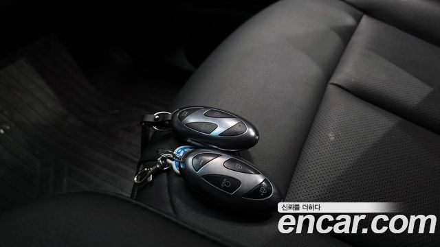 Hyundai Staria 2025 — photo 23