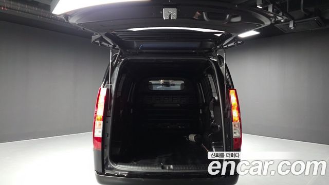 Hyundai Staria 2025 — photo 26