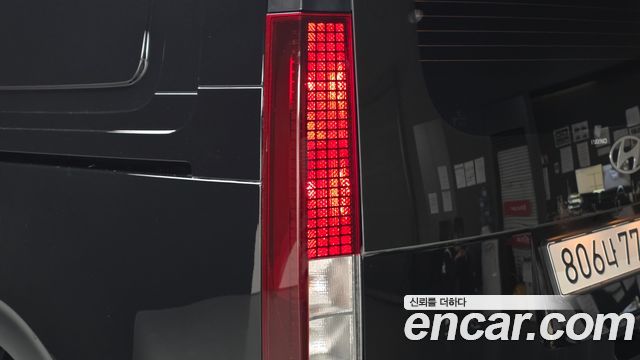 Hyundai Staria 2025 — photo 9