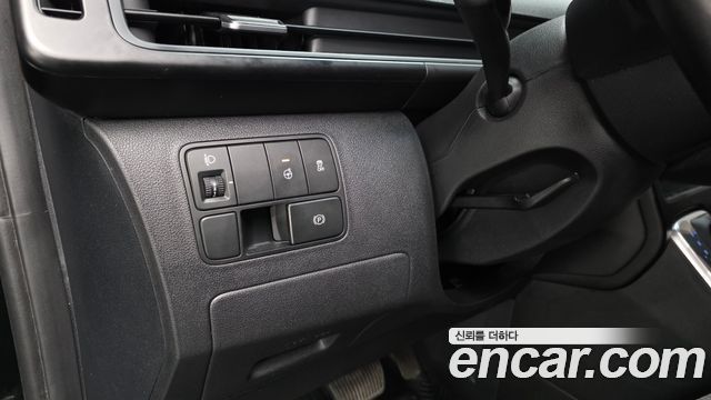 Hyundai Staria 2025 — photo 29