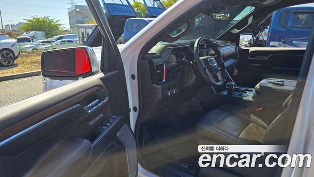 GMC Sierra 2023 — photo 12