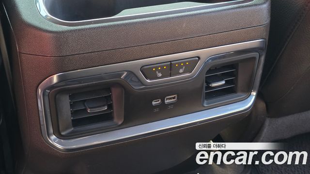 GMC Sierra 2023 — photo 18