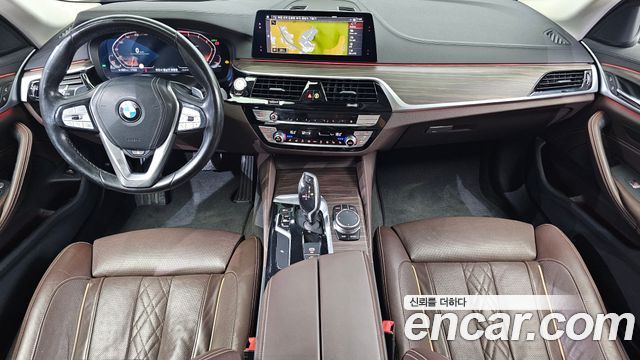 BMW 5-Series 2020 — photo 10