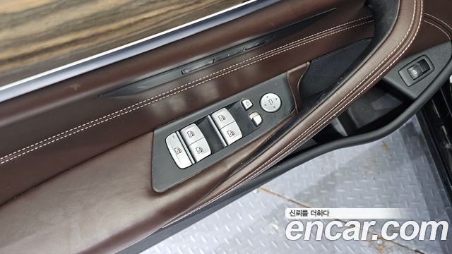 BMW 5-Series 2020 — photo 19