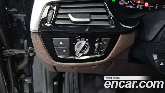 BMW 5-Series 2020 — photo 21