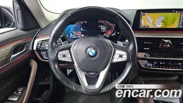 BMW 5-Series 2020 — photo 22