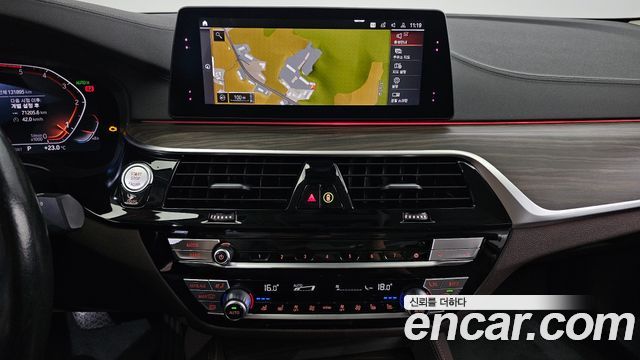 BMW 5-Series 2020 — photo 23