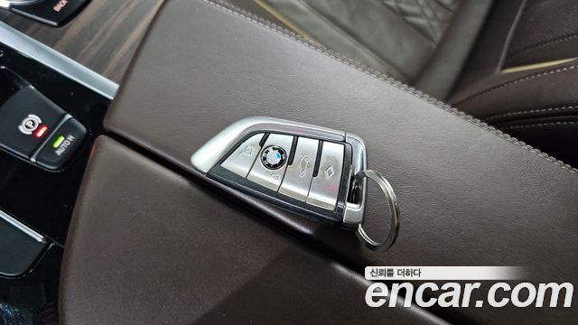 BMW 5-Series 2020 — photo 36