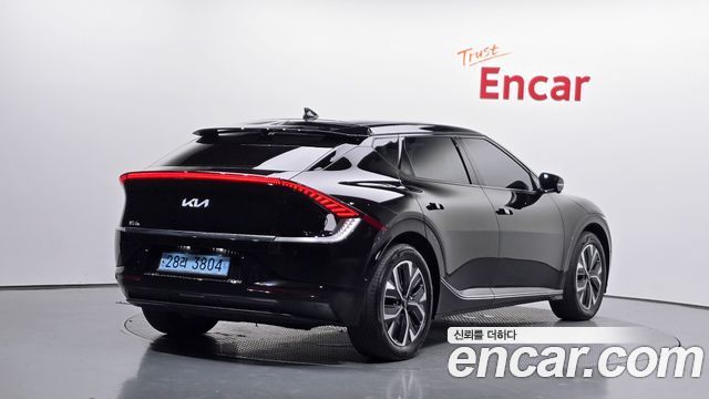 Kia EV6 2023 — photo 2