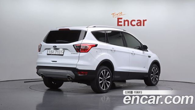 Ford Kuga 2017 — photo 2