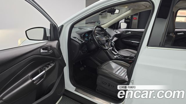 Ford Kuga 2017 — photo 10