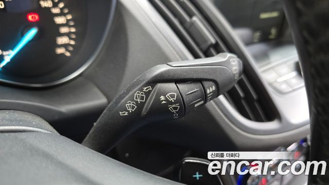 Ford Kuga 2017 — photo 20