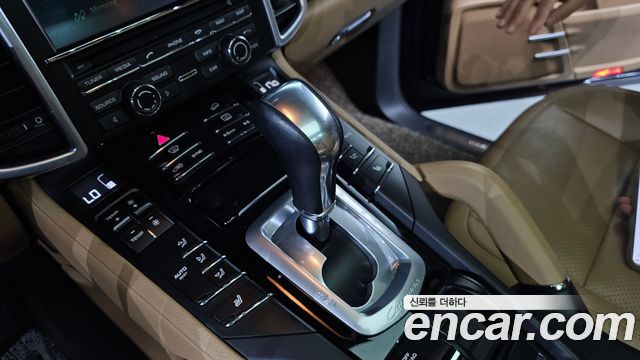 Porsche Cayenne 2016 — photo 9
