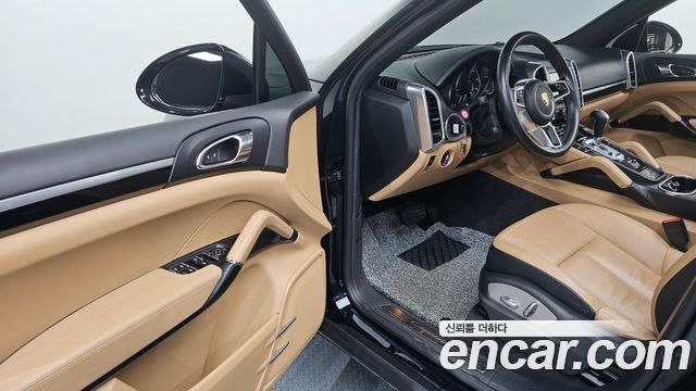 Porsche Cayenne 2016 — photo 10