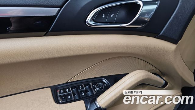 Porsche Cayenne 2016 — photo 12
