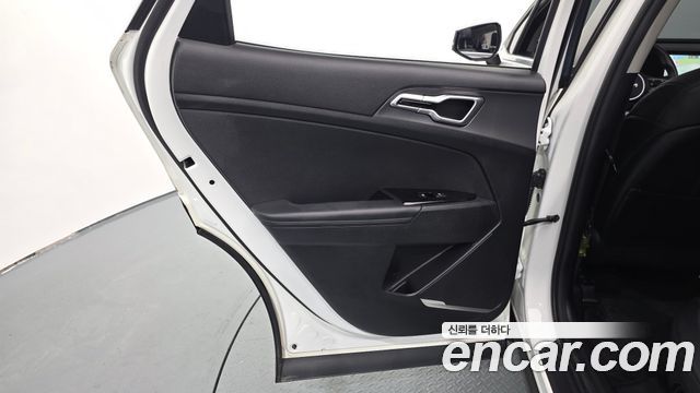 Kia Sportage 2023 — photo 15