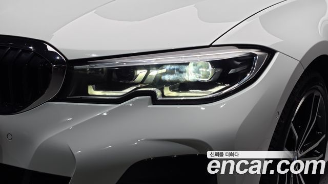BMW 3-Series 2021 — photo 8