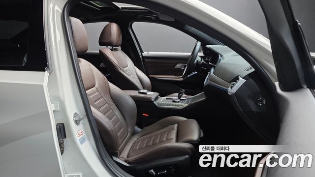 BMW 3-Series 2021 — photo 16