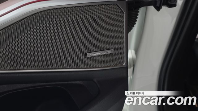 BMW 3-Series 2021 — photo 29