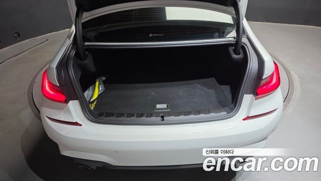 BMW 3-Series 2021 — photo 33