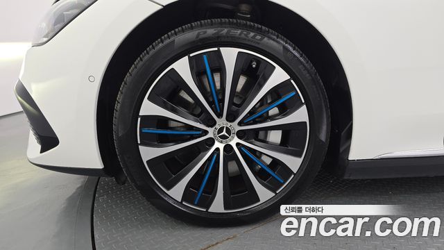 Mercedes-Benz EQE 2023 — photo 5