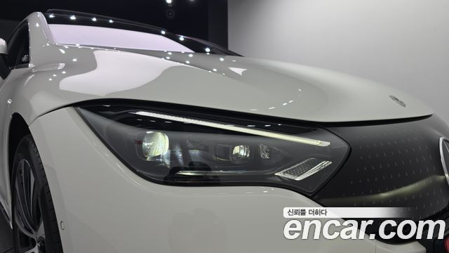 Mercedes-Benz EQE 2023 — photo 8